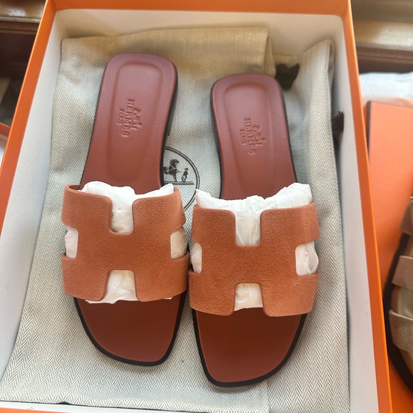 New Authentic Hermes Oran Sandal two tone color - Picture 1 of 4